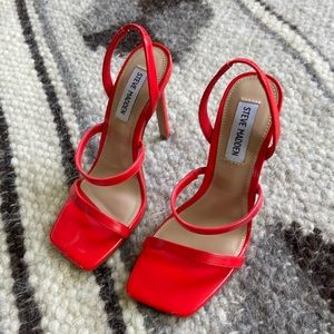 Steve Madden size 6M Grade Red